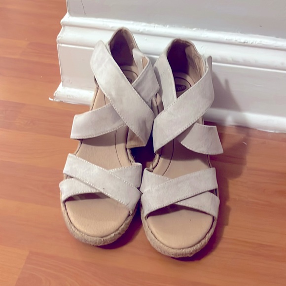 Dr Scholl's Oyster Wedge Espadrille Sandals - Picture 2 of 6
